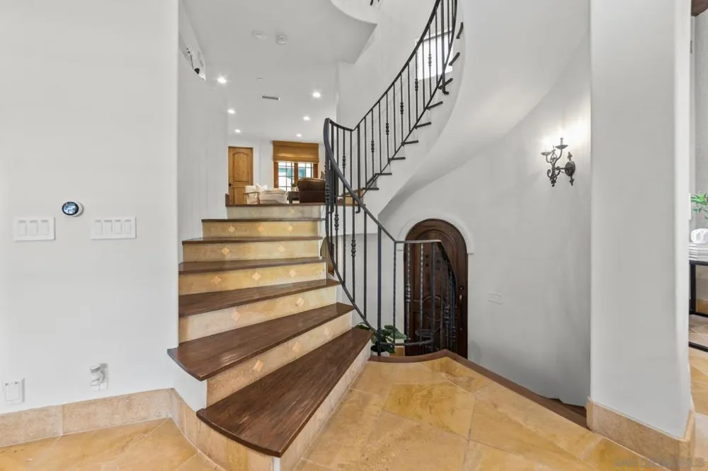 937 F Ave Coronado, CA 92118