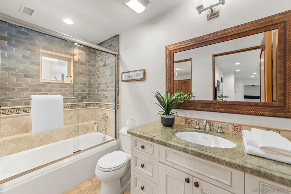937 F Ave Coronado, CA 92118