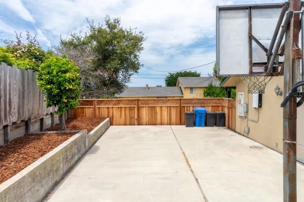 2001 Via Taormina Monterey, CA 93940