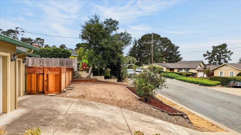 2001 Via Taormina Monterey, CA 93940