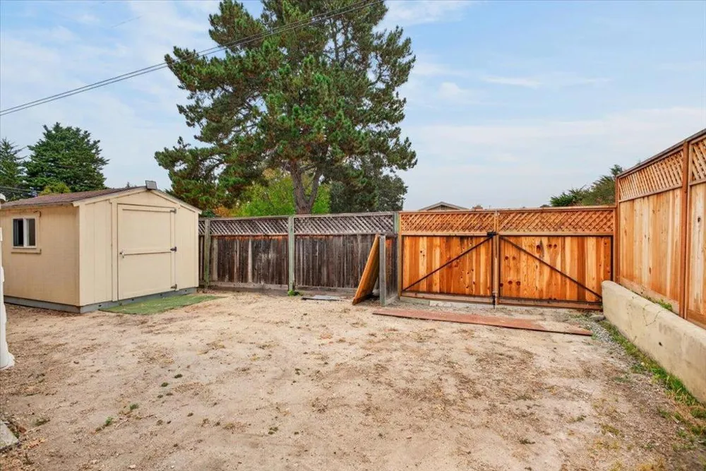 2001 Via Taormina Monterey, CA 93940