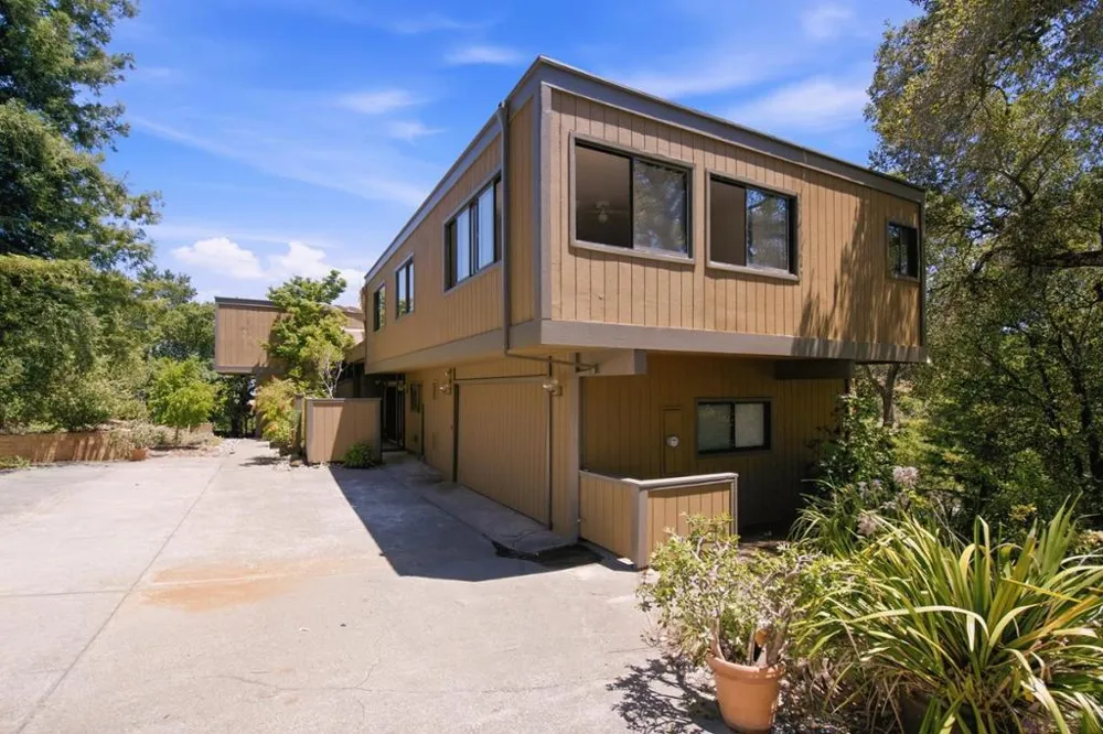 285 Escobar Road Portola Valley, CA 94028