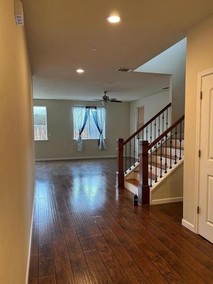 291 Slate Avenue Hollister, CA 95023