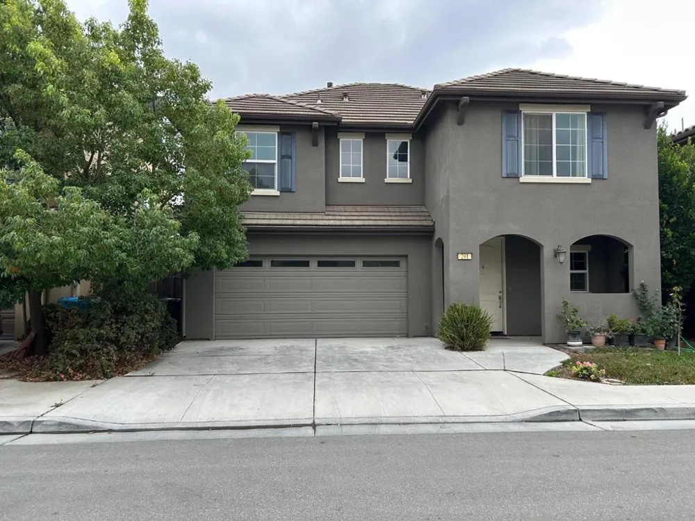 291 Slate Avenue Hollister, CA 95023