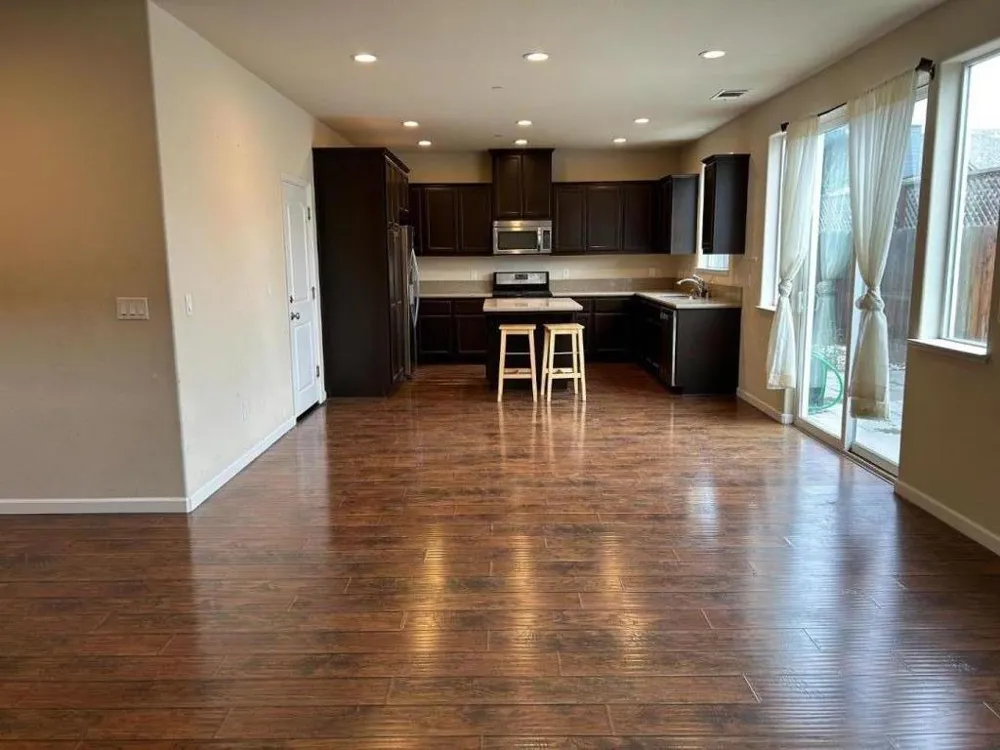 291 Slate Avenue Hollister, CA 95023