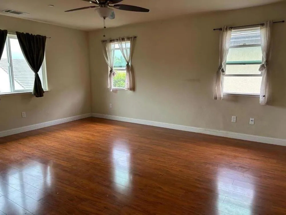 291 Slate Avenue Hollister, CA 95023