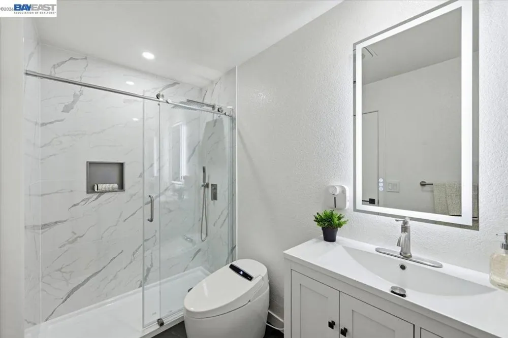 25164 COPA DEL ORO DR #201 Hayward, CA 94545