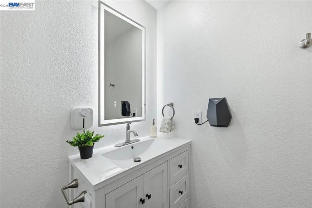 25164 COPA DEL ORO DR #201 Hayward, CA 94545