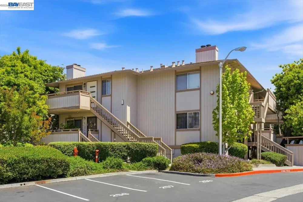 25164 COPA DEL ORO DR #201 Hayward, CA 94545