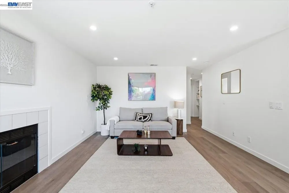 25164 COPA DEL ORO DR #201 Hayward, CA 94545