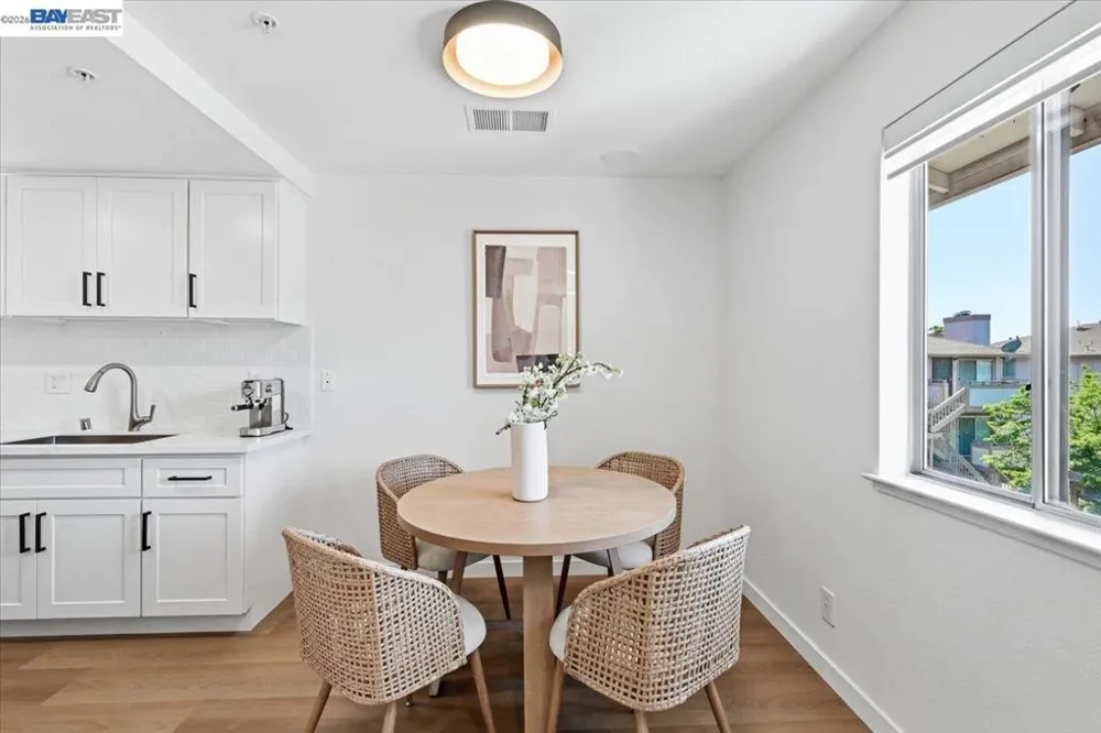 25164 COPA DEL ORO DR #201 Hayward, CA 94545