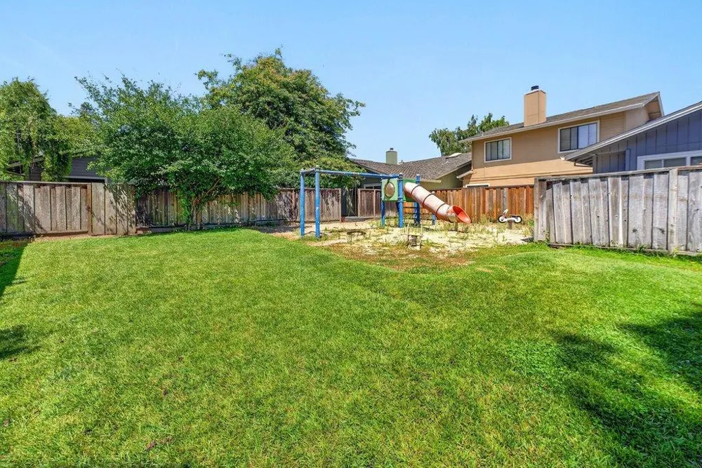 238 Brookhaven Lane Watsonville, CA 95076
