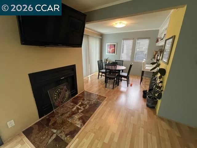 4 Mozden Ln Pleasant Hill, CA 94523