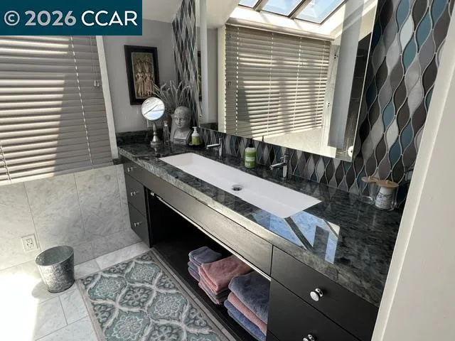 4 Mozden Ln Pleasant Hill, CA 94523