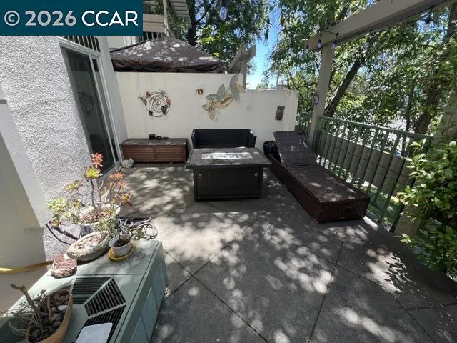 4 Mozden Ln Pleasant Hill, CA 94523