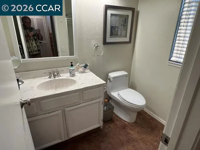 4 Mozden Ln Pleasant Hill, CA 94523
