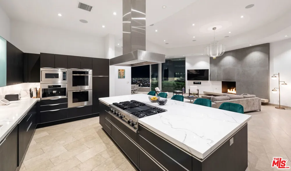 9305 Nightingale Drive West Hollywood, CA 90069