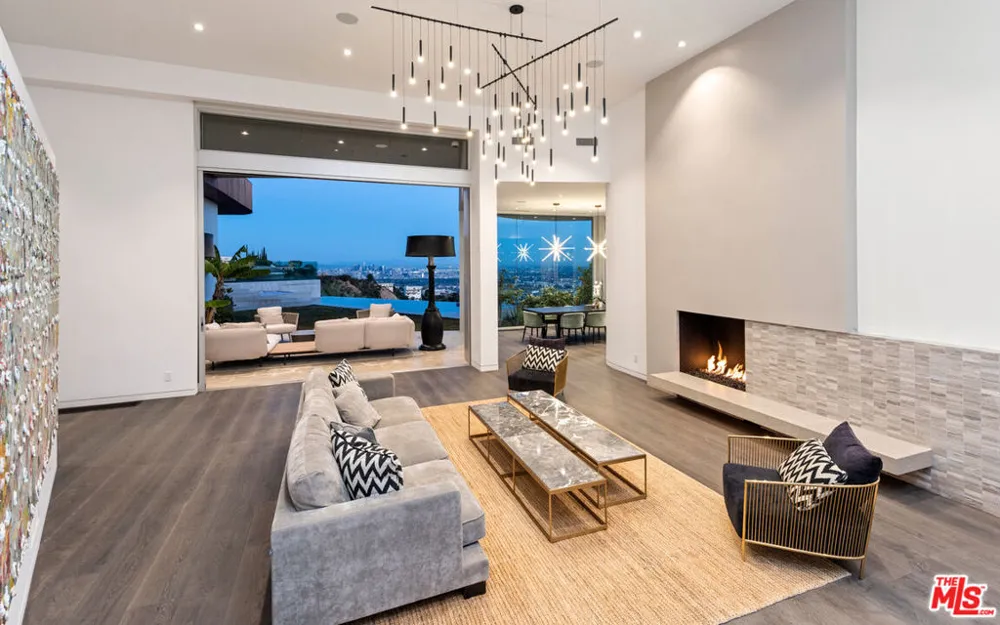 9305 Nightingale Drive West Hollywood, CA 90069