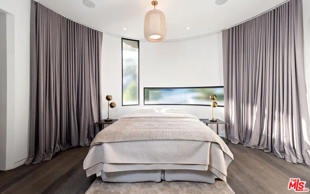 9305 Nightingale Drive West Hollywood, CA 90069