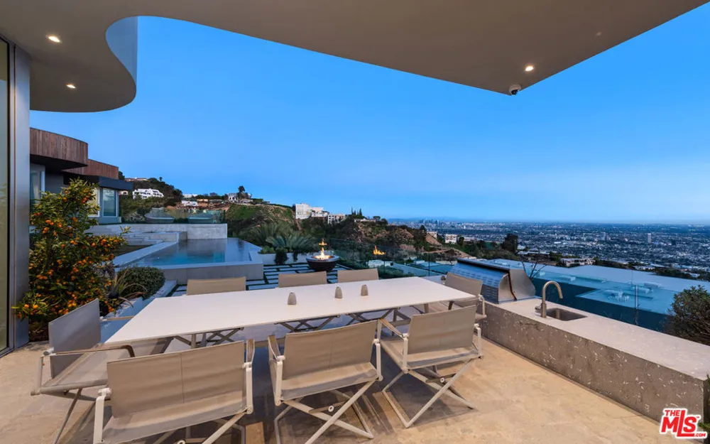 9305 Nightingale Drive West Hollywood, CA 90069