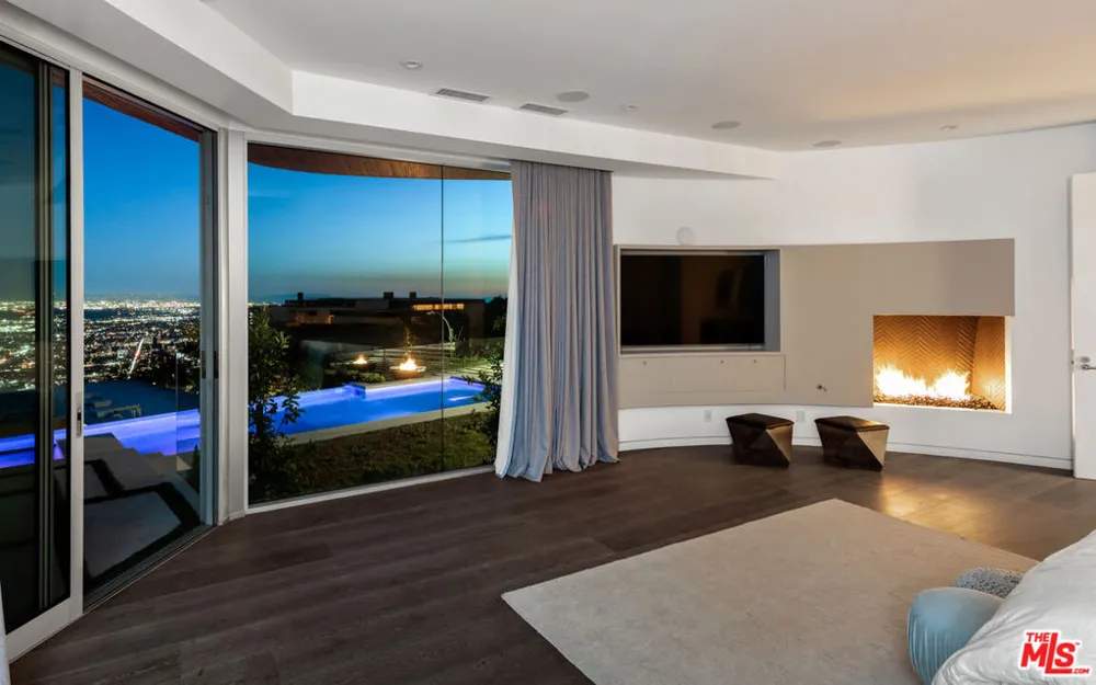 9305 Nightingale Drive West Hollywood, CA 90069