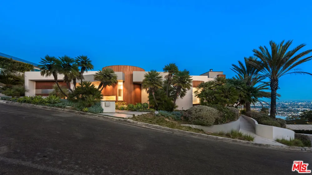 9305 Nightingale Drive West Hollywood, CA 90069