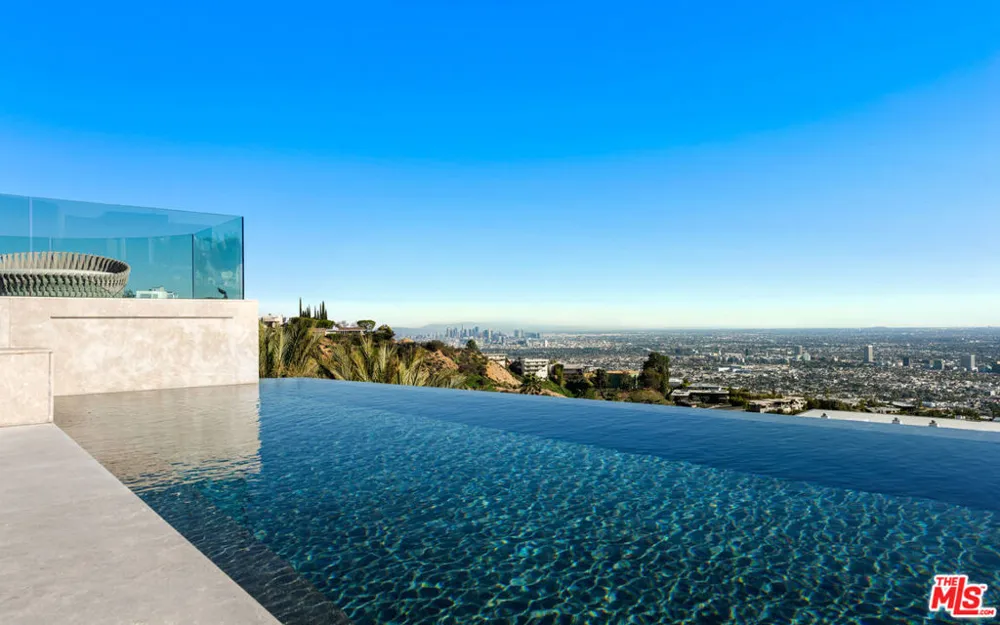 9305 Nightingale Drive West Hollywood, CA 90069