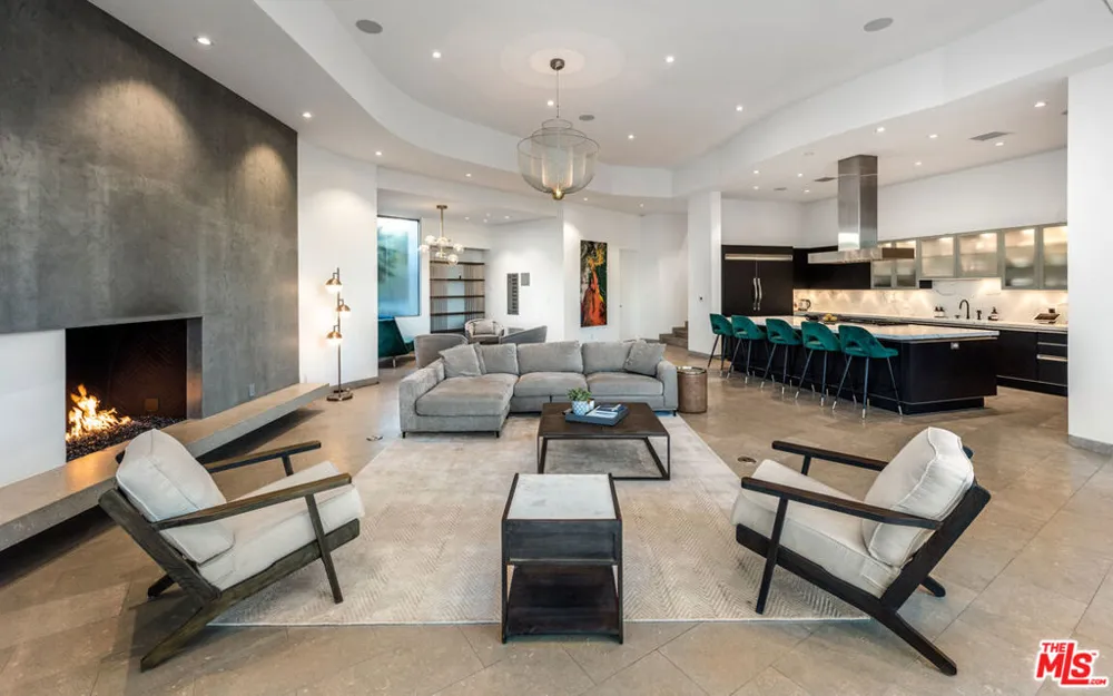 9305 Nightingale Drive West Hollywood, CA 90069