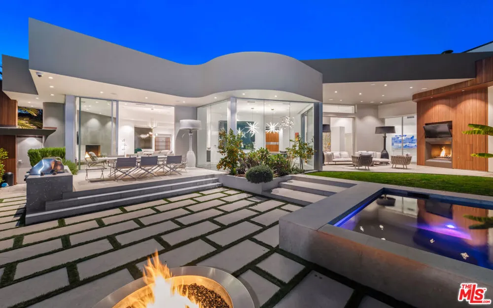9305 Nightingale Drive West Hollywood, CA 90069