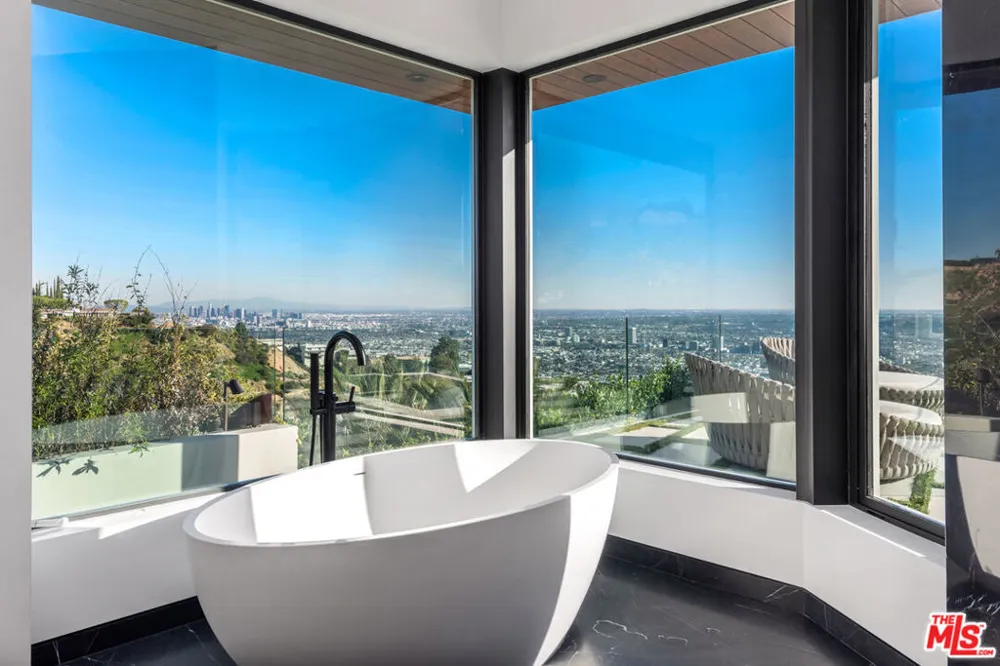 9305 Nightingale Drive West Hollywood, CA 90069