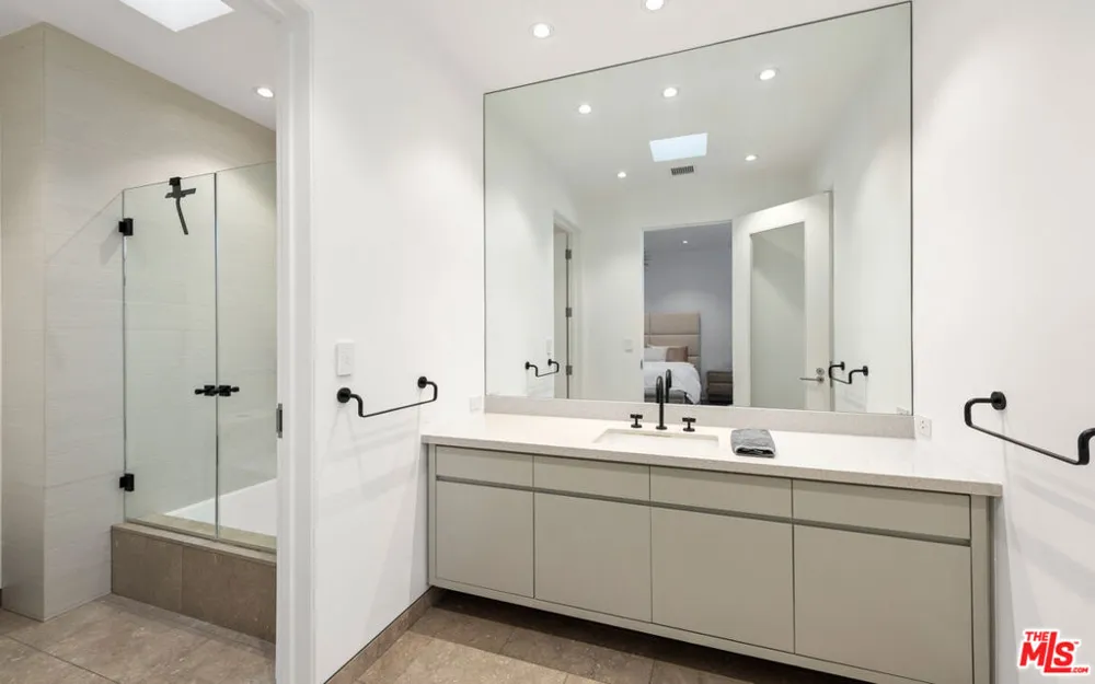 9305 Nightingale Drive West Hollywood, CA 90069