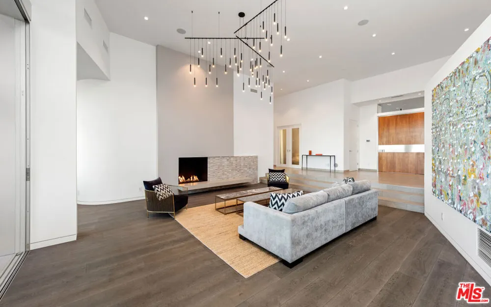 9305 Nightingale Drive West Hollywood, CA 90069
