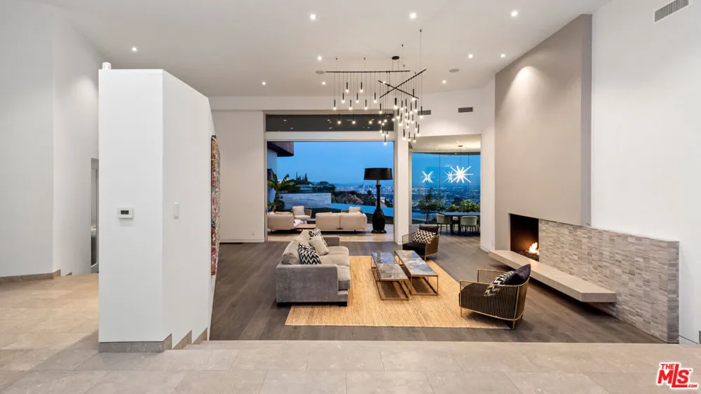 9305 Nightingale Drive West Hollywood, CA 90069