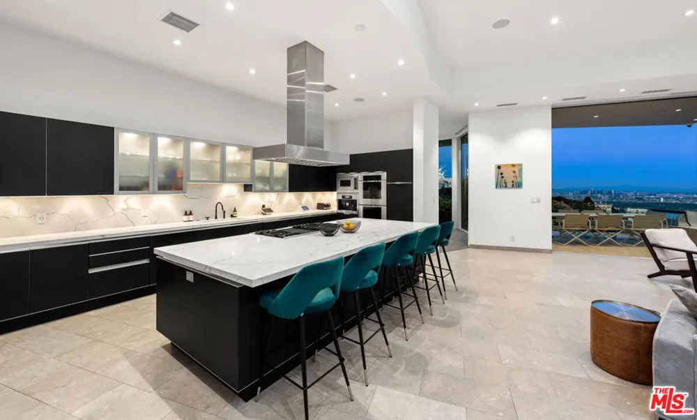 9305 Nightingale Drive West Hollywood, CA 90069