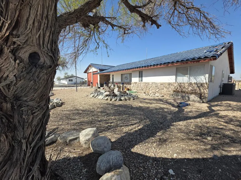2351 Oahu Lane Salton City, CA 92274