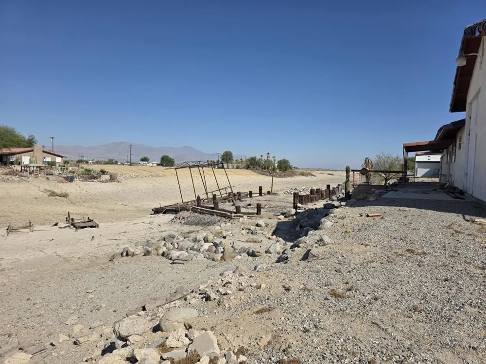 2351 Oahu Lane Salton City, CA 92274