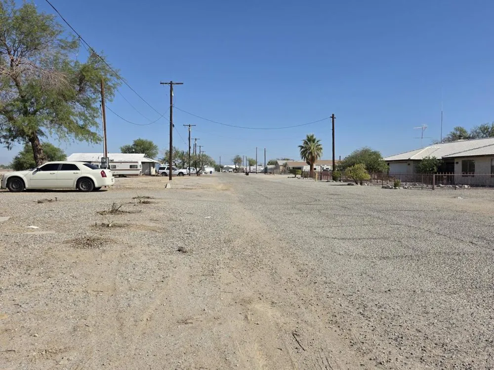 2351 Oahu Lane Salton City, CA 92274