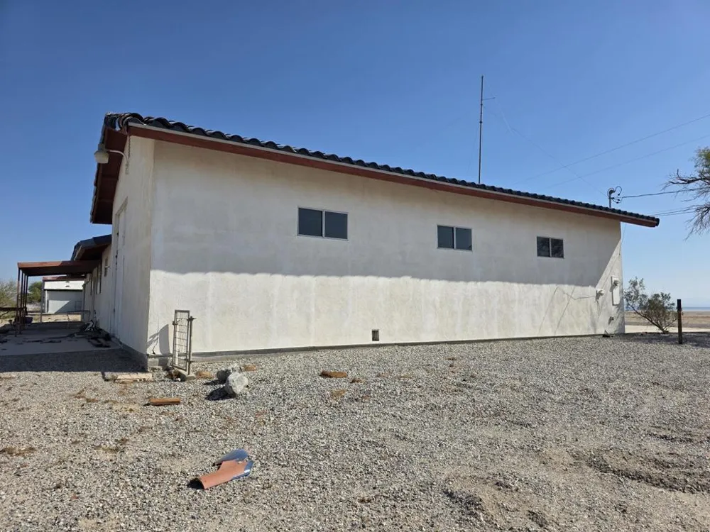 2351 Oahu Lane Salton City, CA 92274