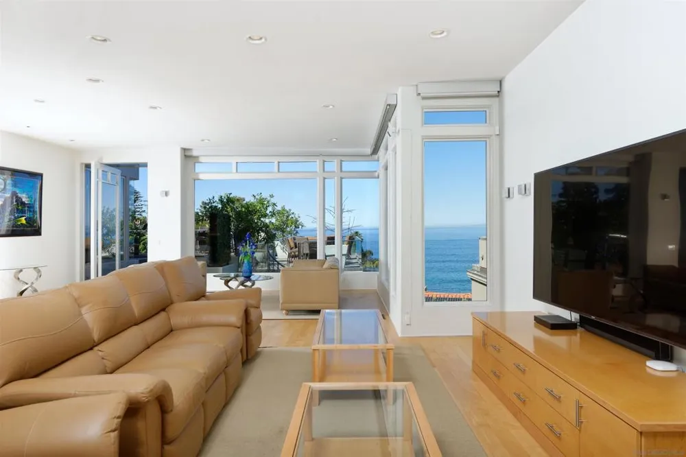 7825 Prospect Pl La Jolla, CA 92037