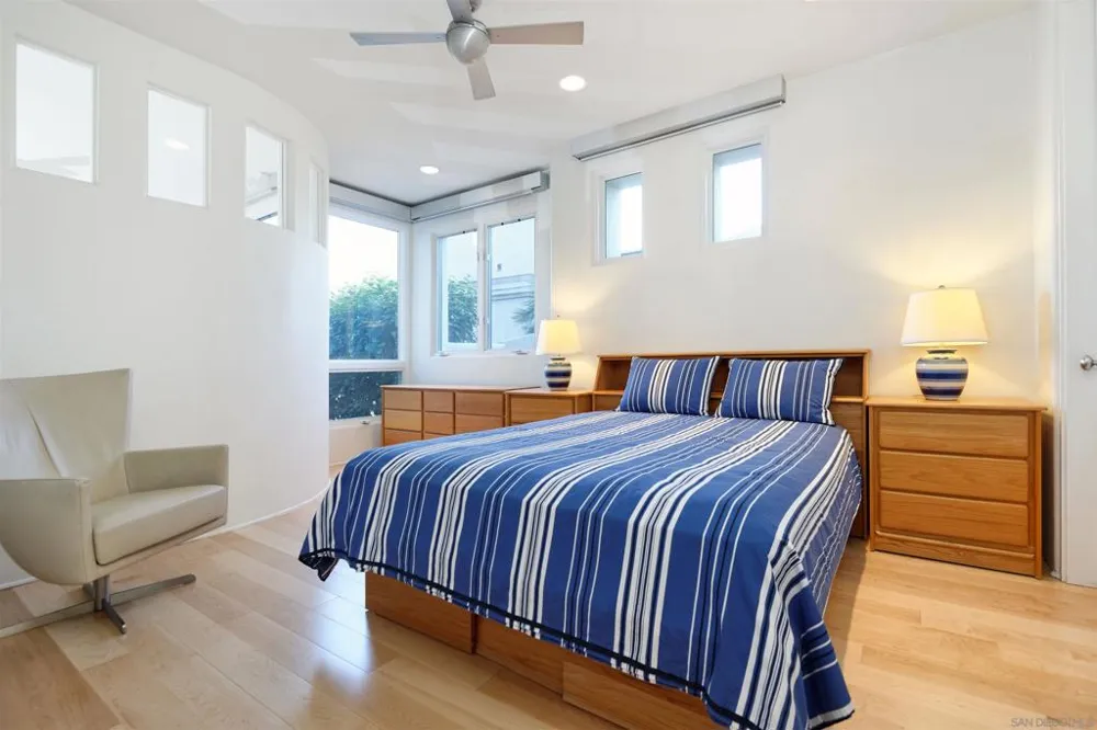 7825 Prospect Pl La Jolla, CA 92037