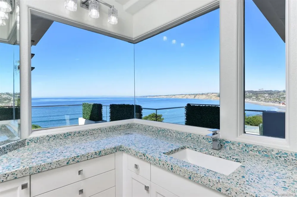 7825 Prospect Pl La Jolla, CA 92037