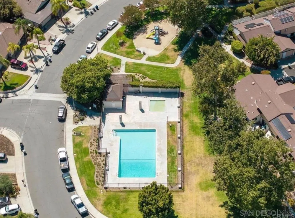 503 Smoketree Glen Escondido, CA 92026