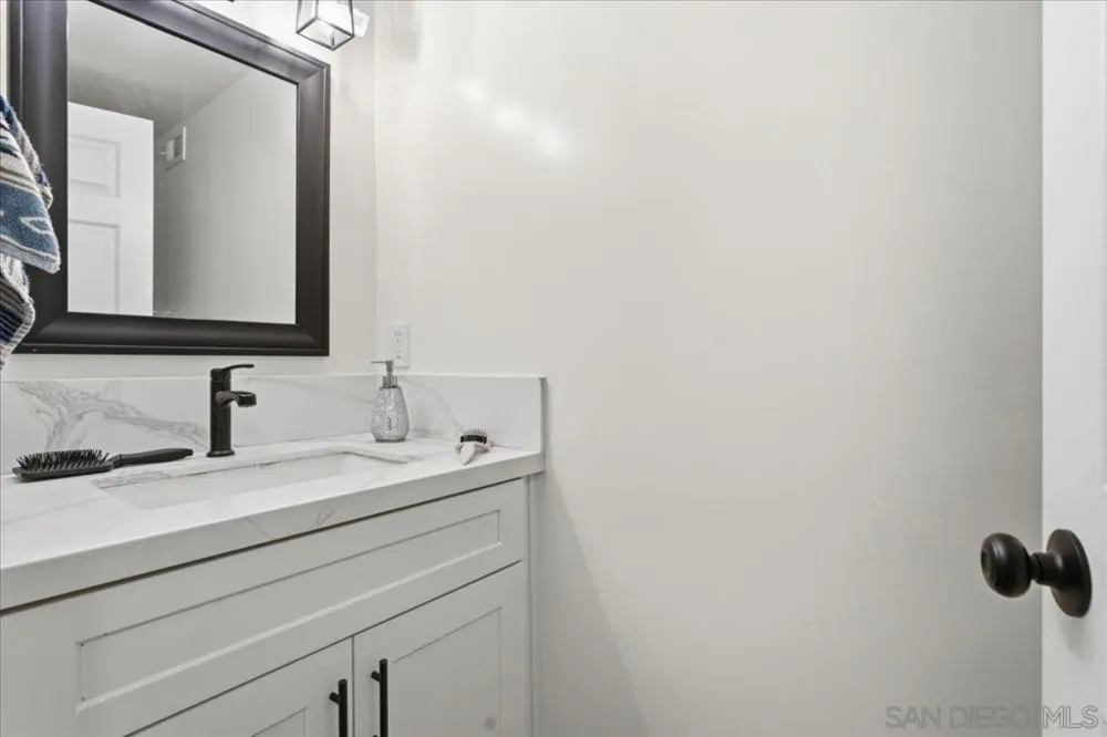 503 Smoketree Glen Escondido, CA 92026