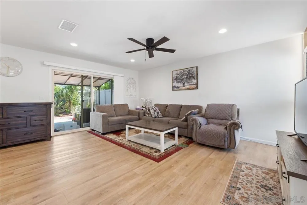 503 Smoketree Glen Escondido, CA 92026