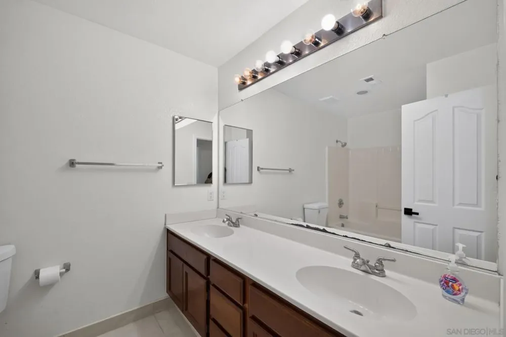 2161 A. Hems Ct. Calexico, CA 92231