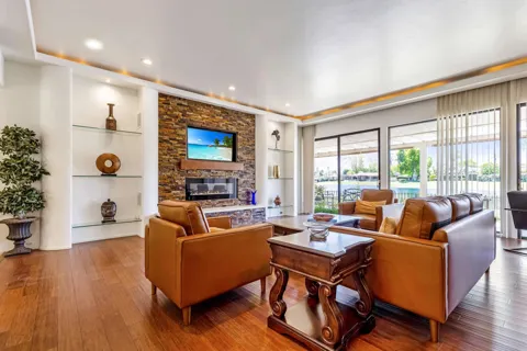 6 Colgate Drive