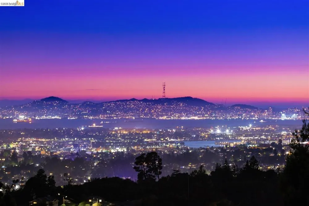 32 Sereno Circle Oakland, CA 94619