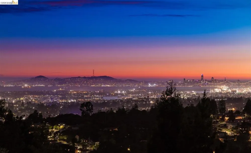 32 Sereno Circle Oakland, CA 94619