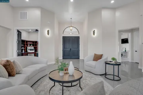 30 W Cypress Place