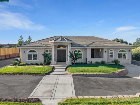 30 W Cypress Place